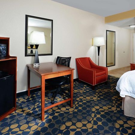 Hampton Inn & Suites Huntersville Exterior foto
